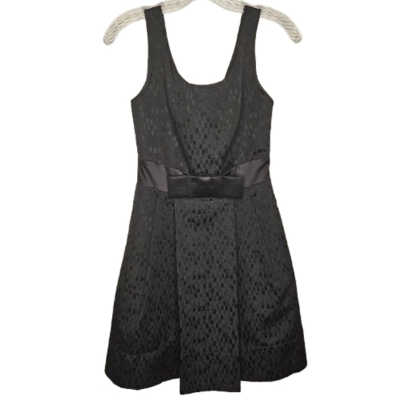Max & Cleo Size 4 Black Sheath Mini Dress Scoop Neck Sleeveless Formal Party - Picture 1 of 10
